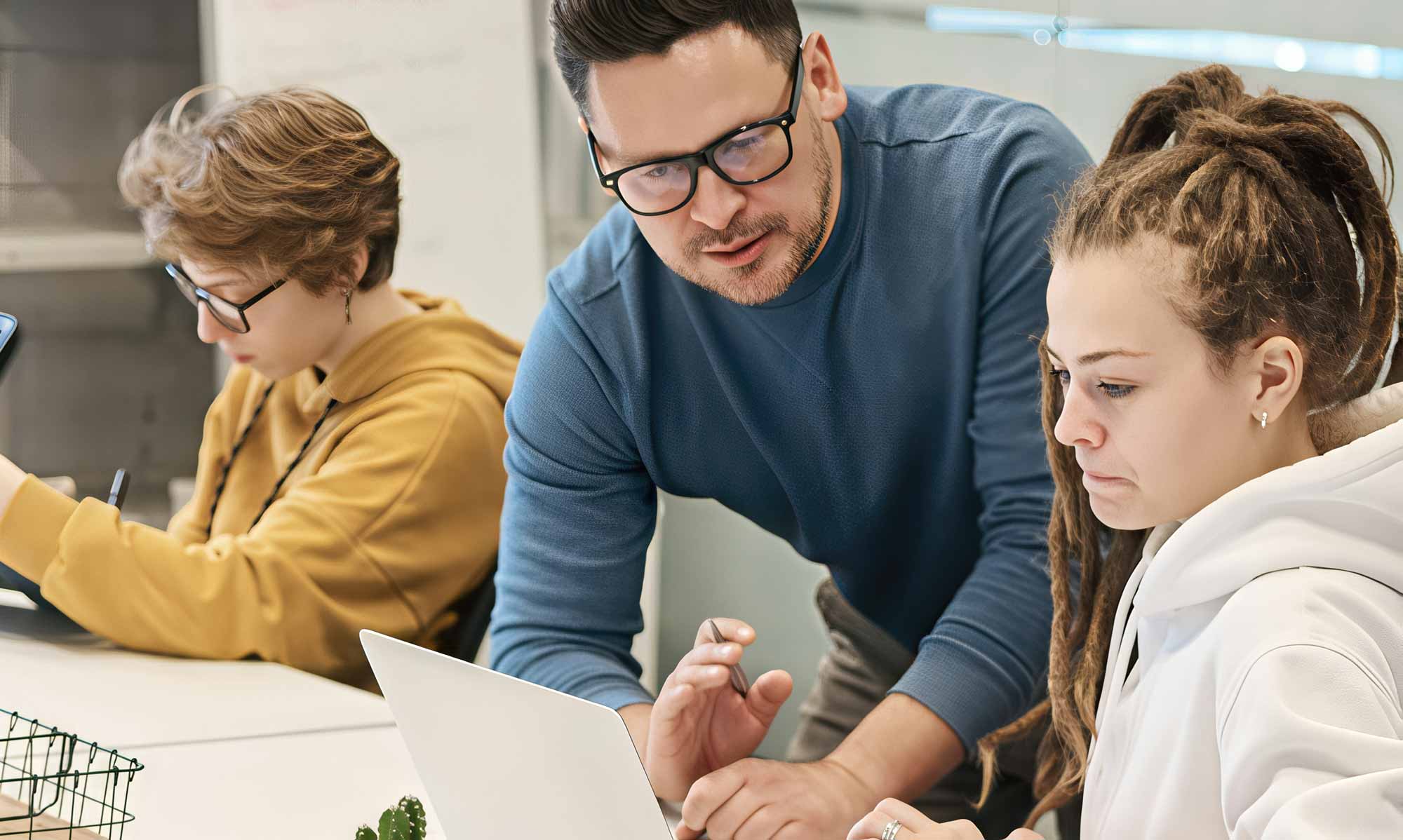 Nexon - Ecosystm Whitepaper - Turning Fragmented Experiences into Connected Outcomes