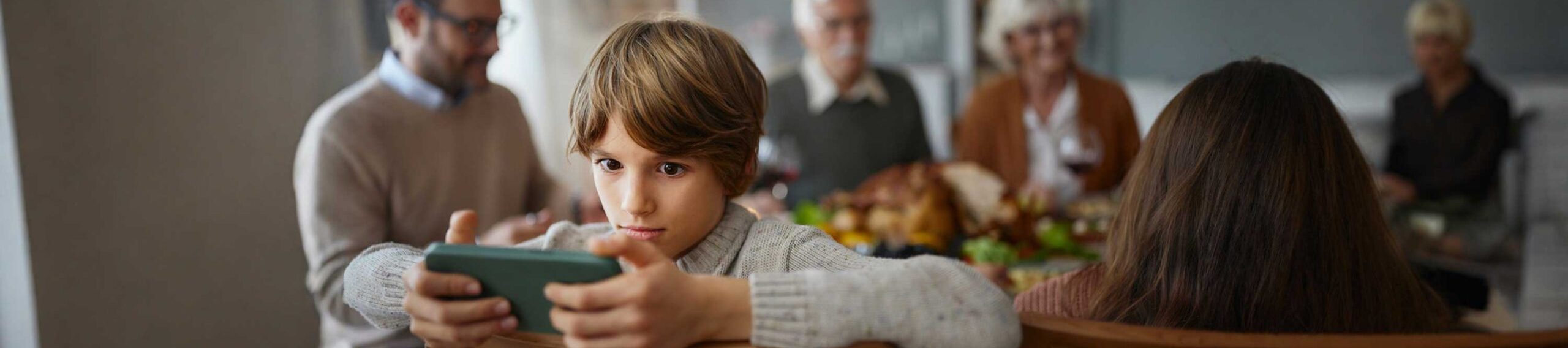 Nexon blog - “Dad, gimme your phone?” Who sneaks in while the kids are gaming at a BBQ?