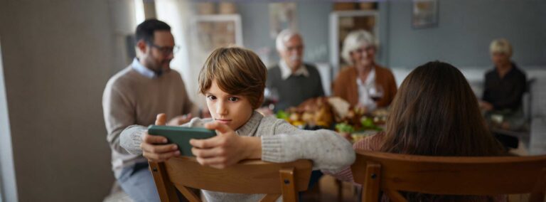 Nexon blog - “Dad, gimme your phone?” Who sneaks in while the kids are gaming at a BBQ?