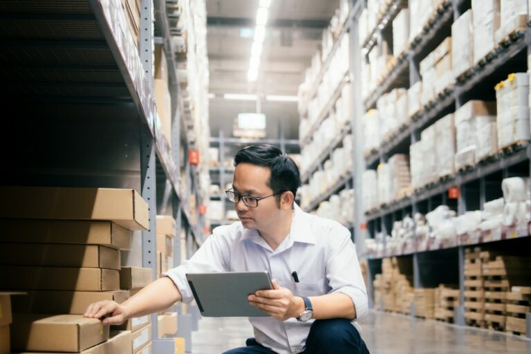 Wholesale,,Logistic,,Business,,Export,And,People,Concept,-,Man,Warehouse